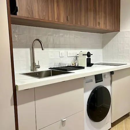 - Marais Apartment *