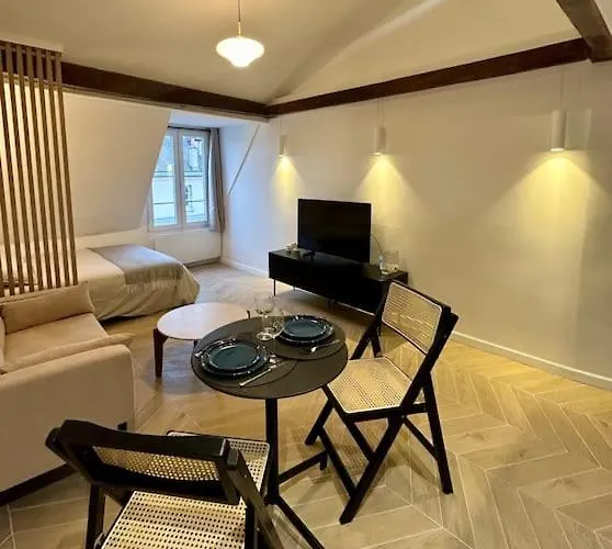 - Marais Apartmán *